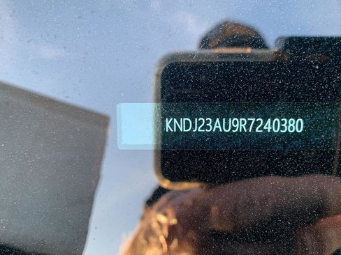 Used 2024 Kia Soul LX w/ Option Group 015 image 20