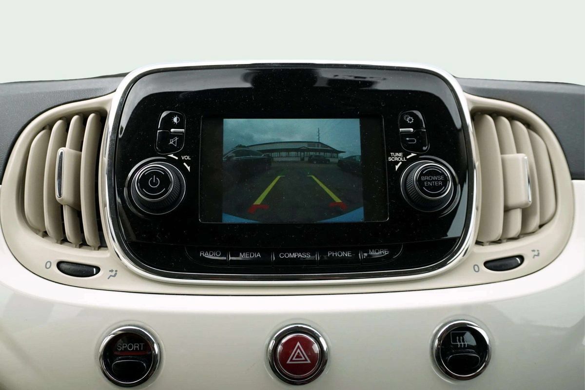 Used 2019 FIAT 500 Lounge FWD image 24