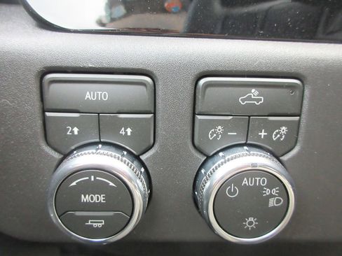 New 2026 GMC Sierra 1500 SLE w/ Max Trailering Package image 16