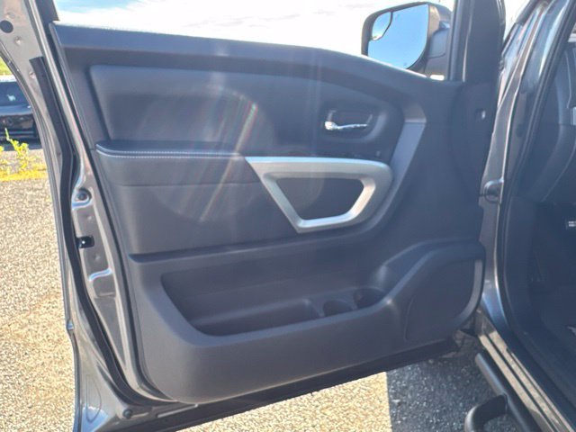 Used 2019 Nissan Titan PRO-4X AWD/4WD image 28