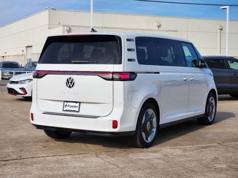 New 2025 Volkswagen ID. Buzz Pro S RWD image 4
