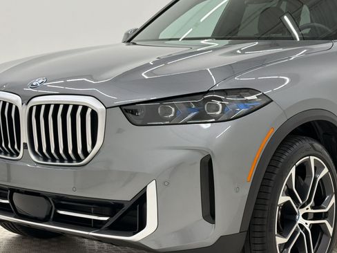 Used 2024 BMW X5 xDrive50e w/ Premium Package AWD/4WD image 12
