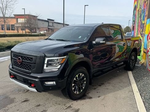Used 2024 Nissan Titan PRO-4X w/ Pro-4x Convenience Package image 7