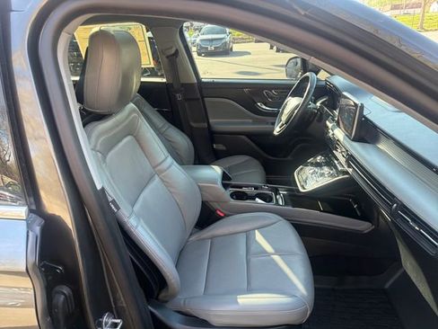 Used 2020 Lincoln Corsair AWD w/ Premium Package image 13