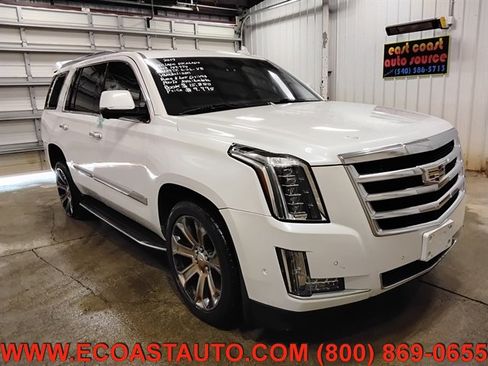 Used 2017 Cadillac Escalade Luxury AWD/4WD image 1