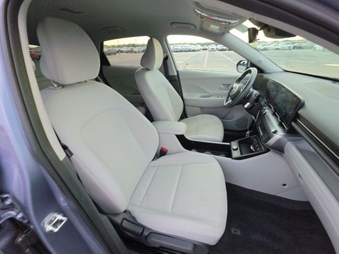 Used 2024 Hyundai Kona SEL FWD image 9