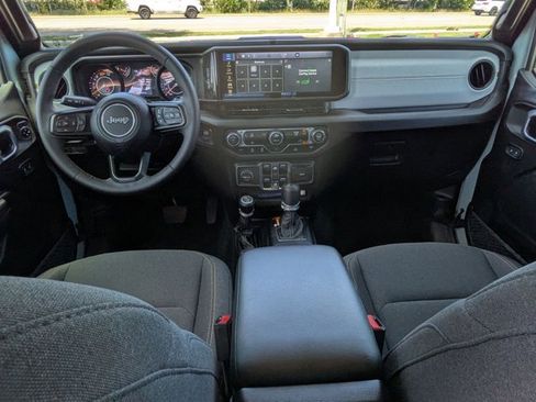 Used 2024 Jeep Wrangler Sport S image 15