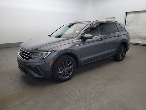 Used 2022 Volkswagen Tiguan SE w/ Panoramic Sunroof Package AWD/4WD image 2
