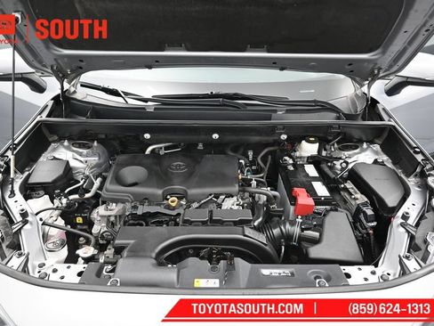 Used 2021 Toyota RAV4 XLE AWD/4WD image 27