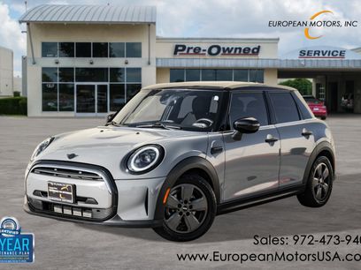 Used 2022 MINI Cooper 4-Door Hardtop w/ Signature Upholstery Package