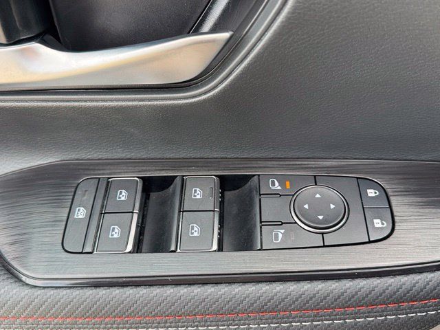 Used 2026 Nissan Kicks SR FWD image 9