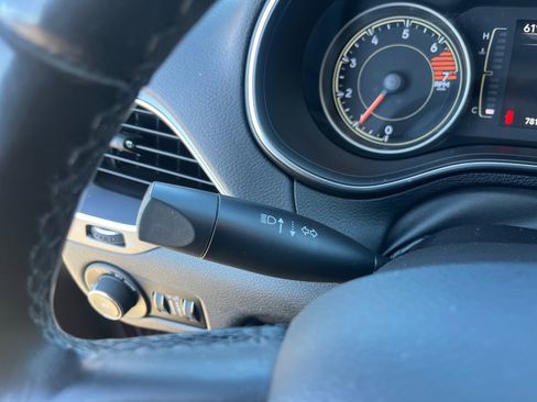 Used 2019 Jeep Cherokee Latitude Plus image 12