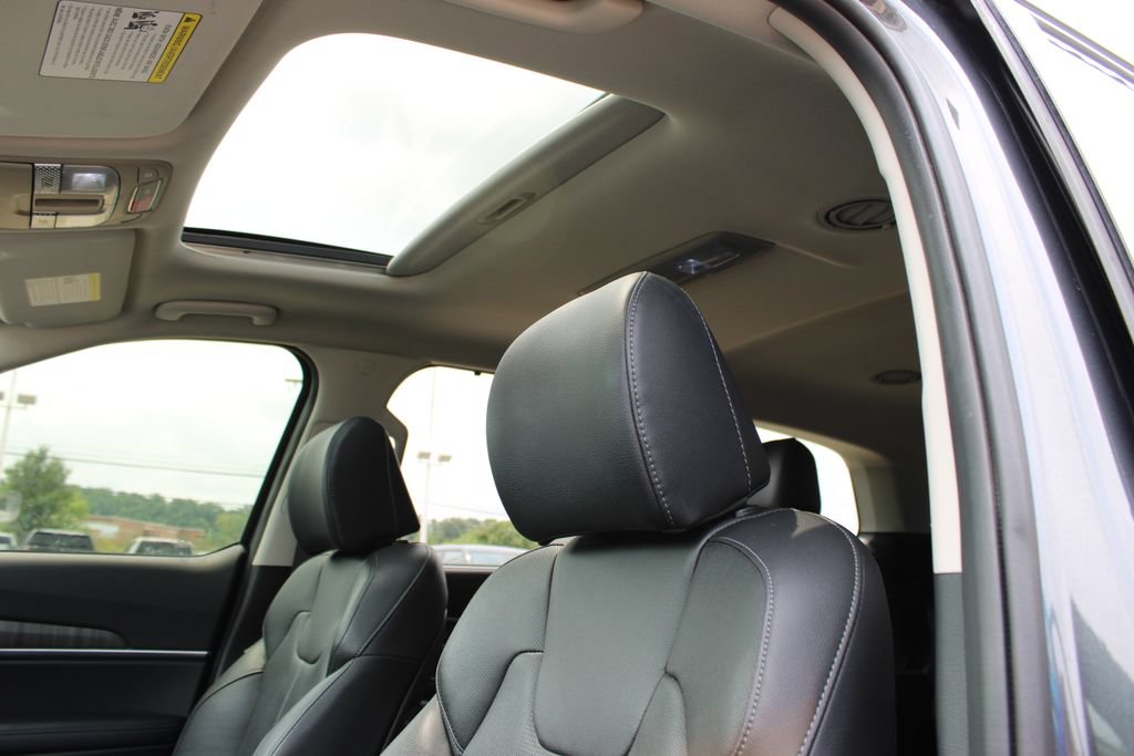 Used 2024 Kia Telluride EX w/ EX Captain's Chair Package AWD/4WD image 27