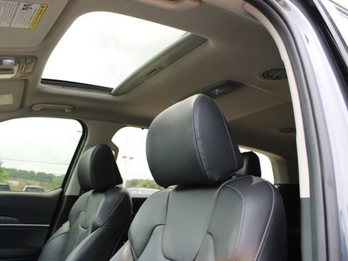 Used 2024 Kia Telluride EX w/ EX Captain's Chair Package AWD/4WD image 27