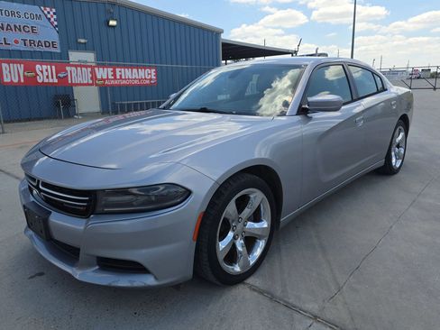 Used 2015 Dodge Charger SE w/ Popular Equipment Group RWD image 3