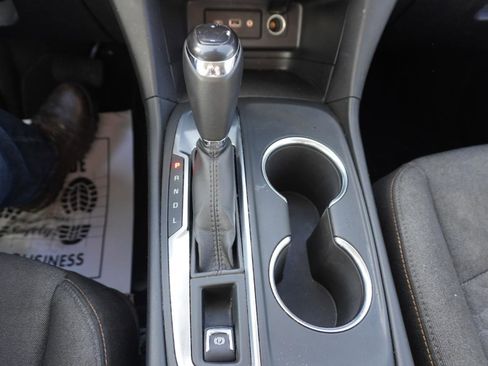 Used 2019 Chevrolet Equinox LT image 14