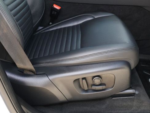 Used 2025 Land Rover Discovery Sport S image 19