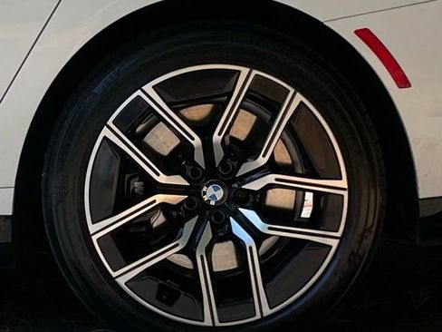 Used 2023 BMW 740i w/ Parking Assistance Package RWD image 6