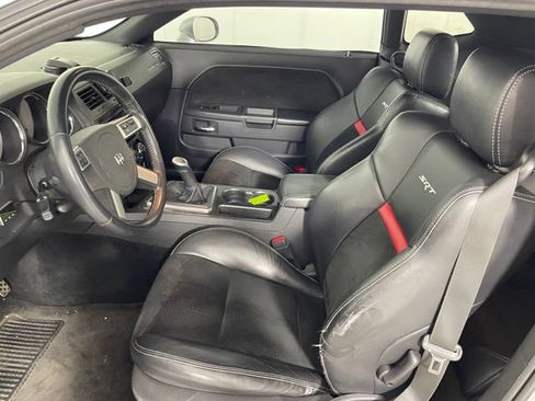 Used 2009 Dodge Challenger SRT8 w/ SRT Option Group II RWD image 2