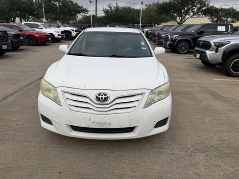 Used 2011 Toyota Camry FWD image 2