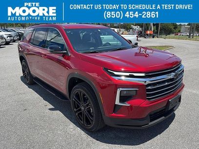 Used 2025 Chevrolet Traverse LT w/ Driver Confidence Package