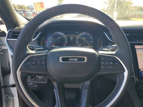 Used 2024 Jeep Grand Cherokee L Limited w/ Luxury Tech Group II image 11