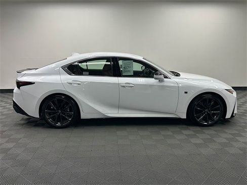 Certified 2025 Lexus IS 300 F Sport image 4