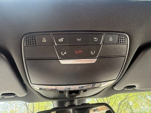 Used 2018 Mercedes-Benz GLC 300 4MATIC image 30