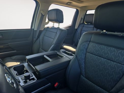 Used 2024 Toyota Tundra Limited AWD/4WD image 9