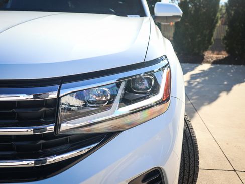 Used 2022 Volkswagen Atlas Cross Sport SE image 5