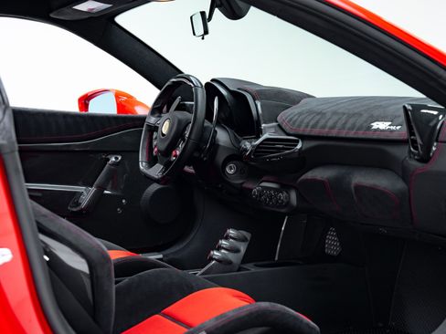 Used 2015 Ferrari 458 Speciale Coupe RWD image 44