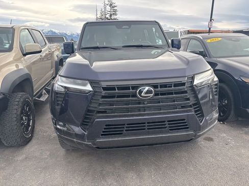 Used 2024 Lexus GX 550 w/ Accessory Package (2T) image 5