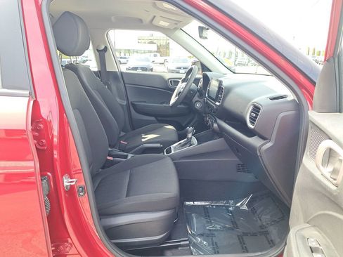 Used 2022 Hyundai Venue SE w/ Cargo Package FWD image 17