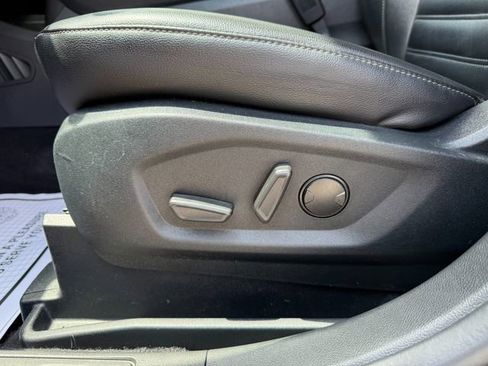 Used 2022 Ford Edge SEL w/ Convenience Package image 18