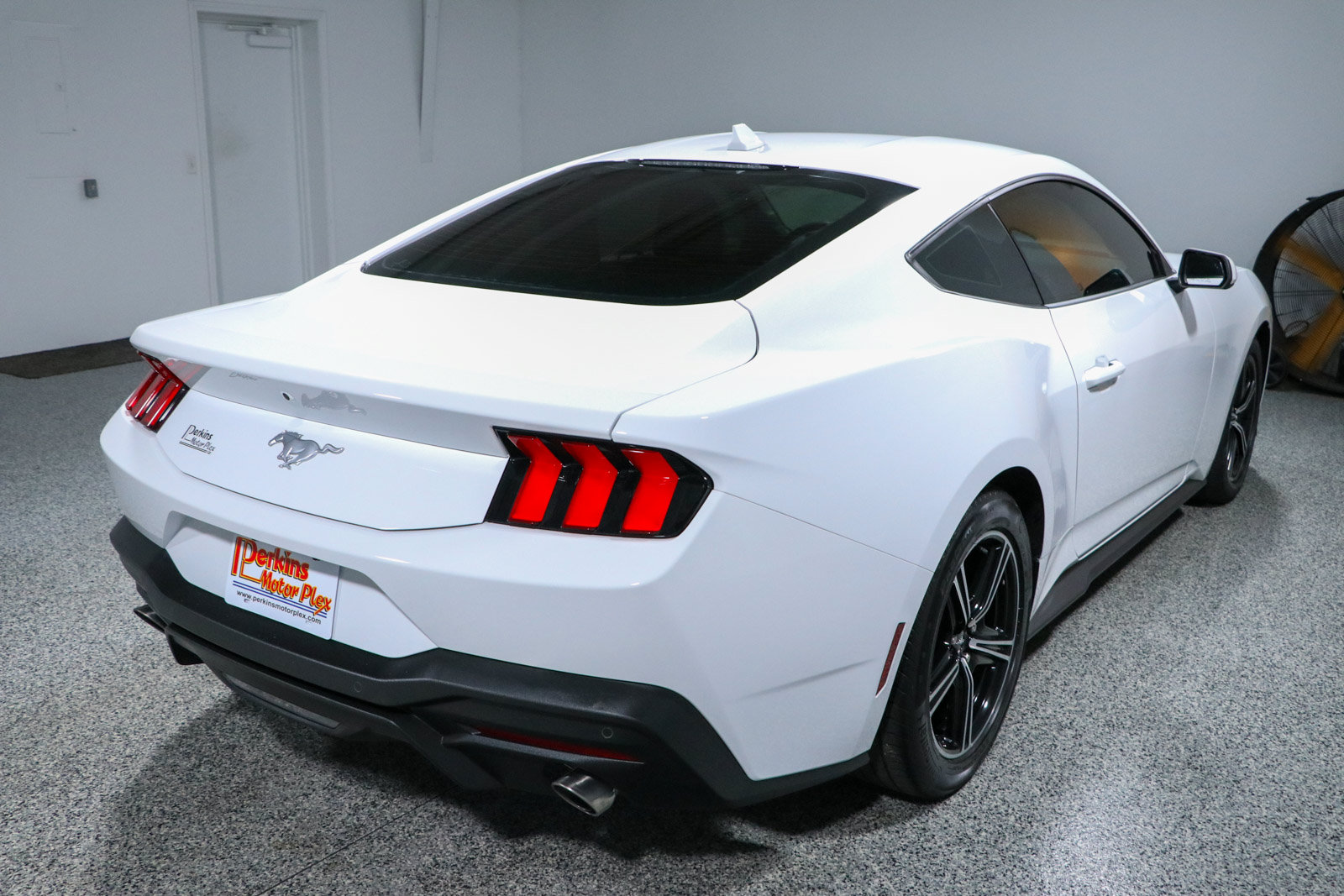 Used 2024 Ford Mustang Coupe RWD image 7