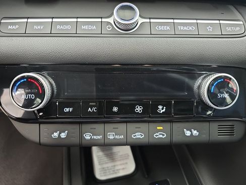 New 2026 Hyundai Elantra Limited image 21