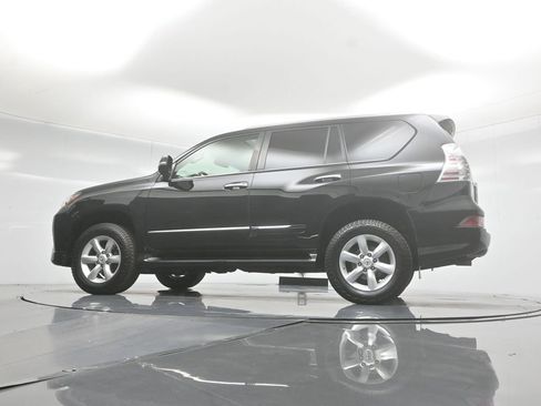 Used 2017 Lexus GX 460 w/ Navigation Package image 57