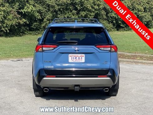 Used 2022 Toyota RAV4 SE image 6