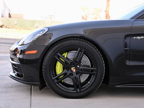 Used 2018 Porsche Panamera 4 AWD/4WD image 35