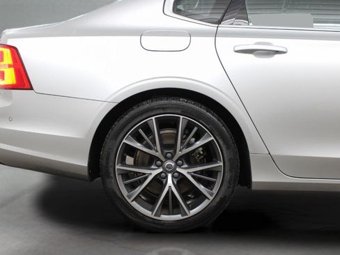 Used 2018 Volvo S90 T6 Momentum w/ Convenience Package AWD/4WD image 12