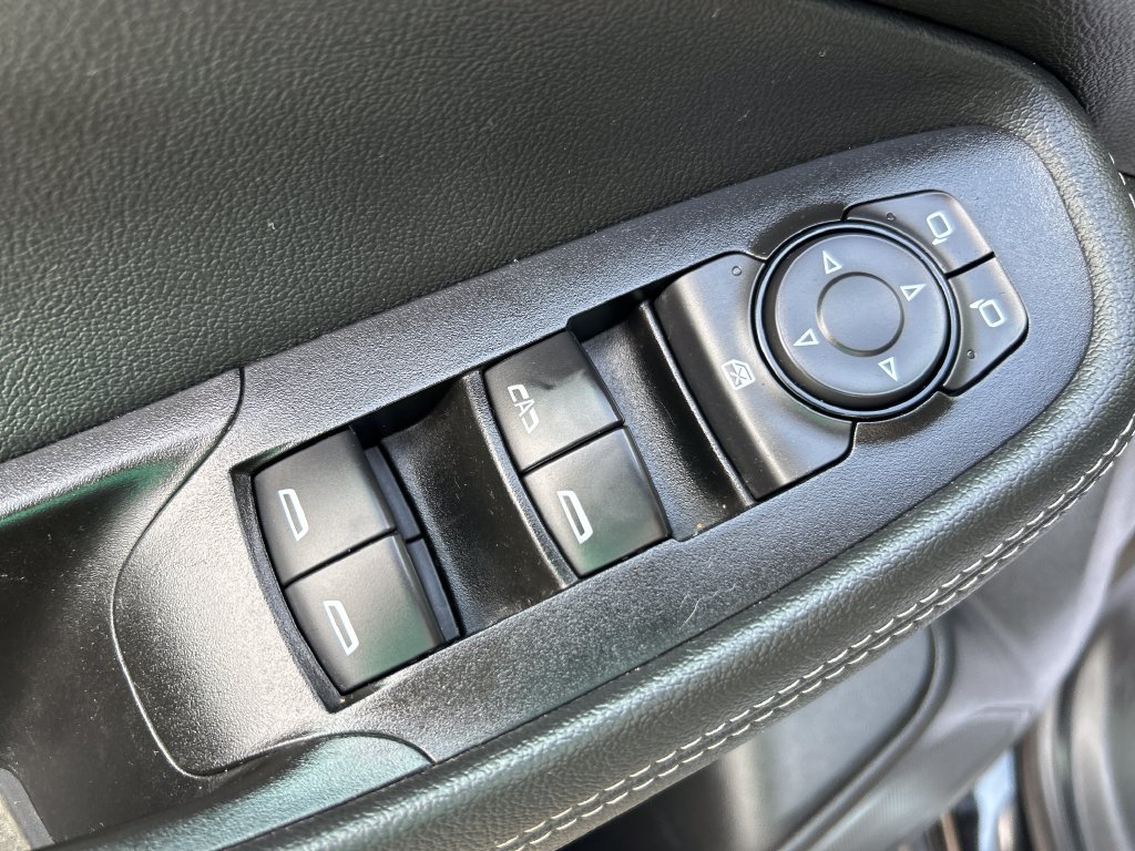 Used 2022 Buick Encore GX Preferred w/ Sport Touring Package FWD image 17