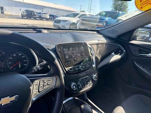Used 2024 Chevrolet Malibu LT FWD image 13