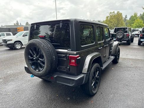 Used 2023 Jeep Wrangler Unlimited Sahara w/ Cold Weather Group AWD/4WD image 9