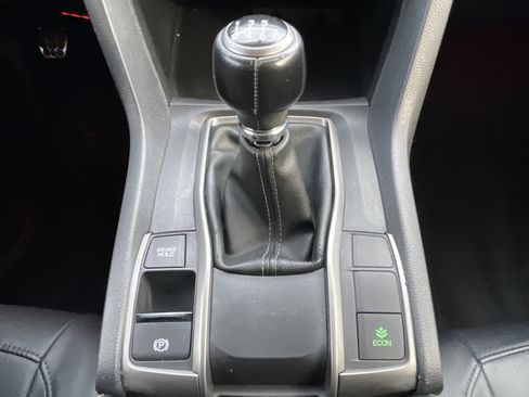 Used 2018 Honda Civic Sport image 29