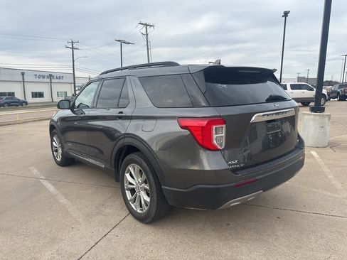 Used 2020 Ford Explorer XLT w/ Equipment Group 202A image 7