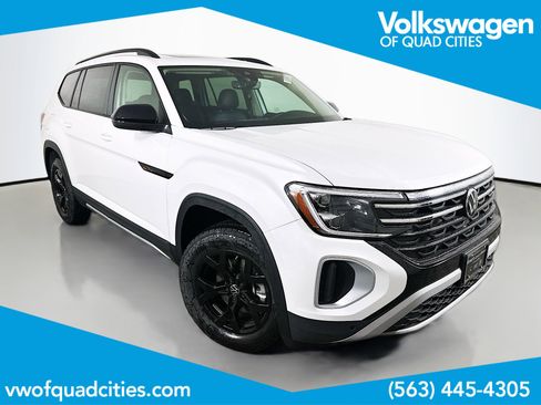 New 2026 Volkswagen Atlas Peak Edition AWD/4WD image 1