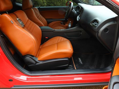 Used 2017 Dodge Challenger SRT Hellcat image 9