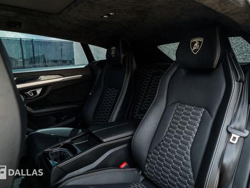 Used 2019 Lamborghini Urus AWD/4WD image 32