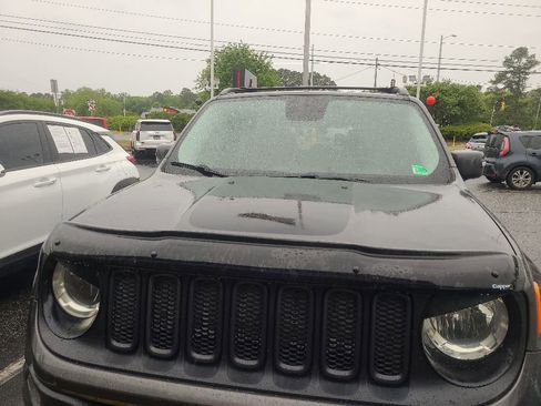 Used 2016 Jeep Renegade Trailhawk w/ Premium Trailhawk Package AWD/4WD image 2