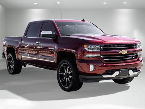 Used 2017 Chevrolet Silverado 1500 LTZ Z71 w/ LTZ Plus Package image 6